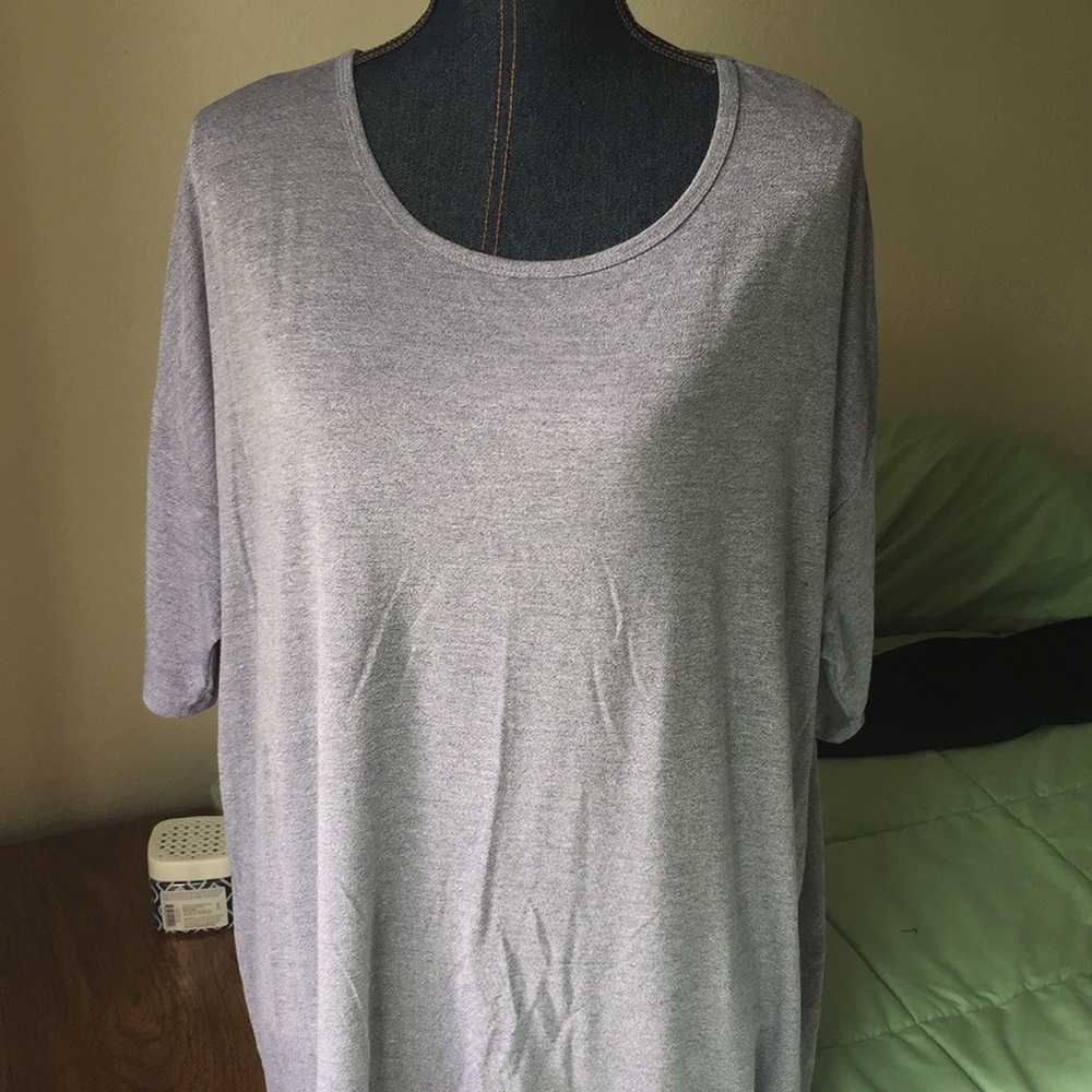 LuLaRoe “Irma” tunic